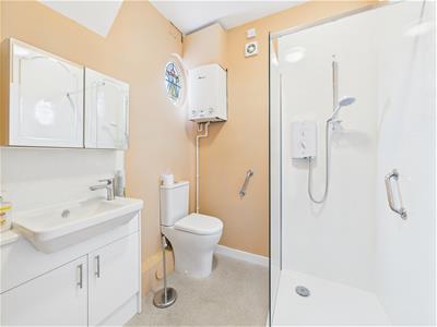 Ground Floor Cloakroom/Shower Room